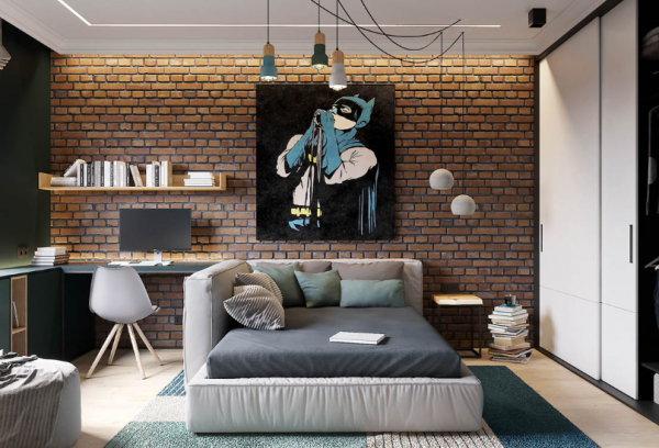 Kamar remaja dengan dinding bata ekspos dan furnitur berwarna terang yang menghadirkan nuansa pedesaan Eropa